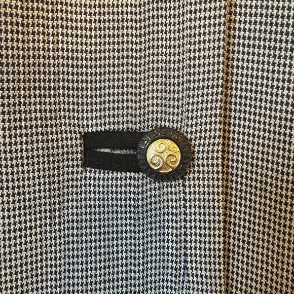 Vintage Women's Blue and Navy Button Down short sleeved Shirt size 8 - Picture 12 of 13